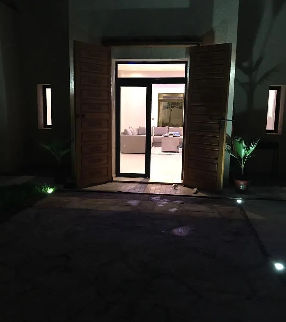 Villa Three Hills ile iletişim